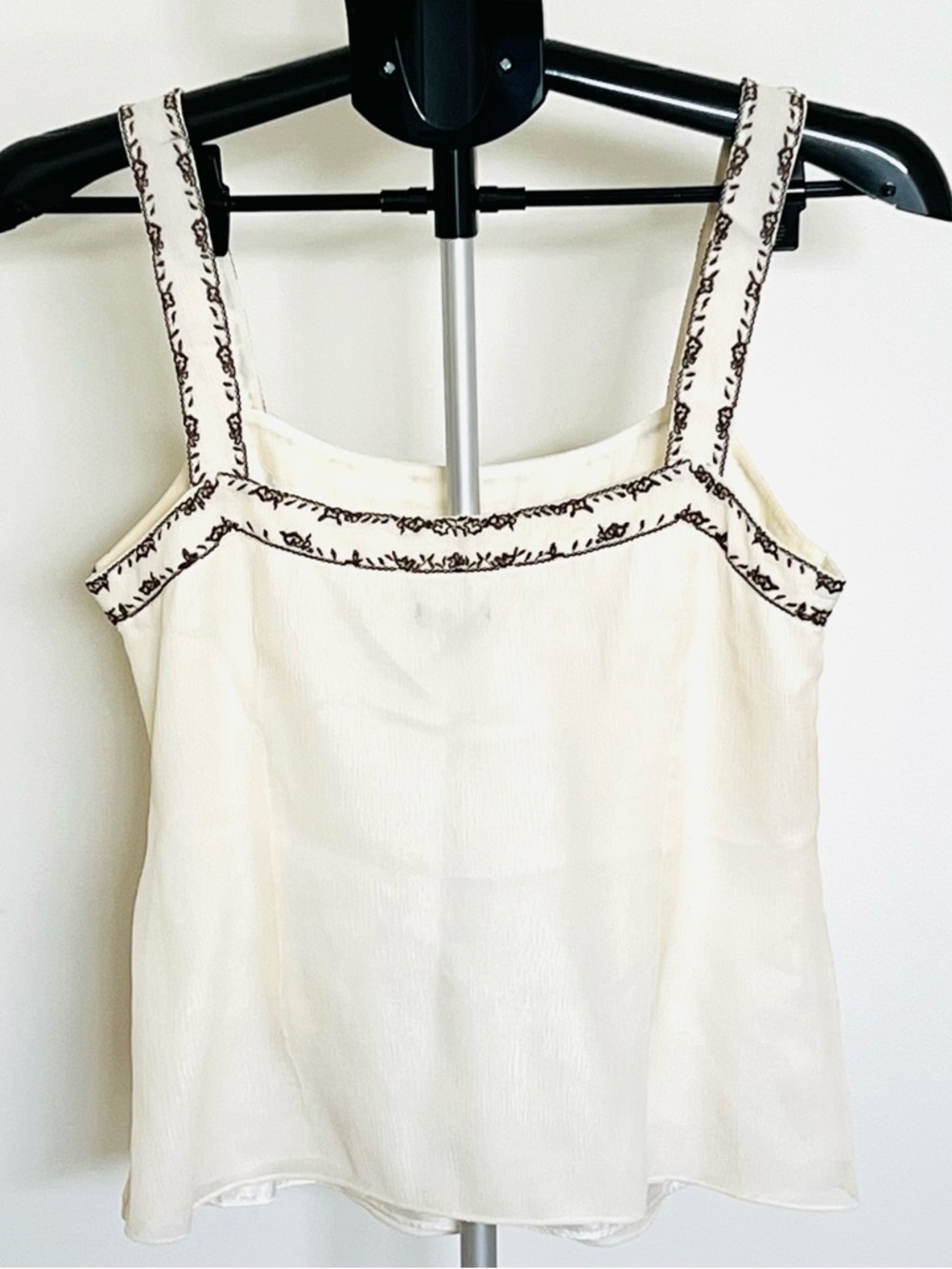 Ann Taylor Ivory Lined Silk Crepe Camisole with Brown Floral Embroidery Size 4 - Picture 2 of 11